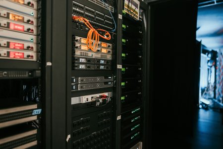 Los data centers requieren un suministro eléctrico seguro y de calidad.