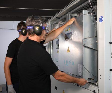 Servicio Técnico ZGR - cambio módulos en Inversores Centrales de Alta Potencia