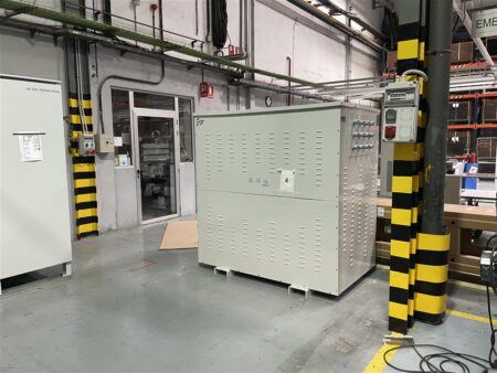 El Estabilizador dinámico de tensión ZGR AVC DVR es un sistema innovador de compensación de huecos de tensión para la continuidad de los procesos industriales.